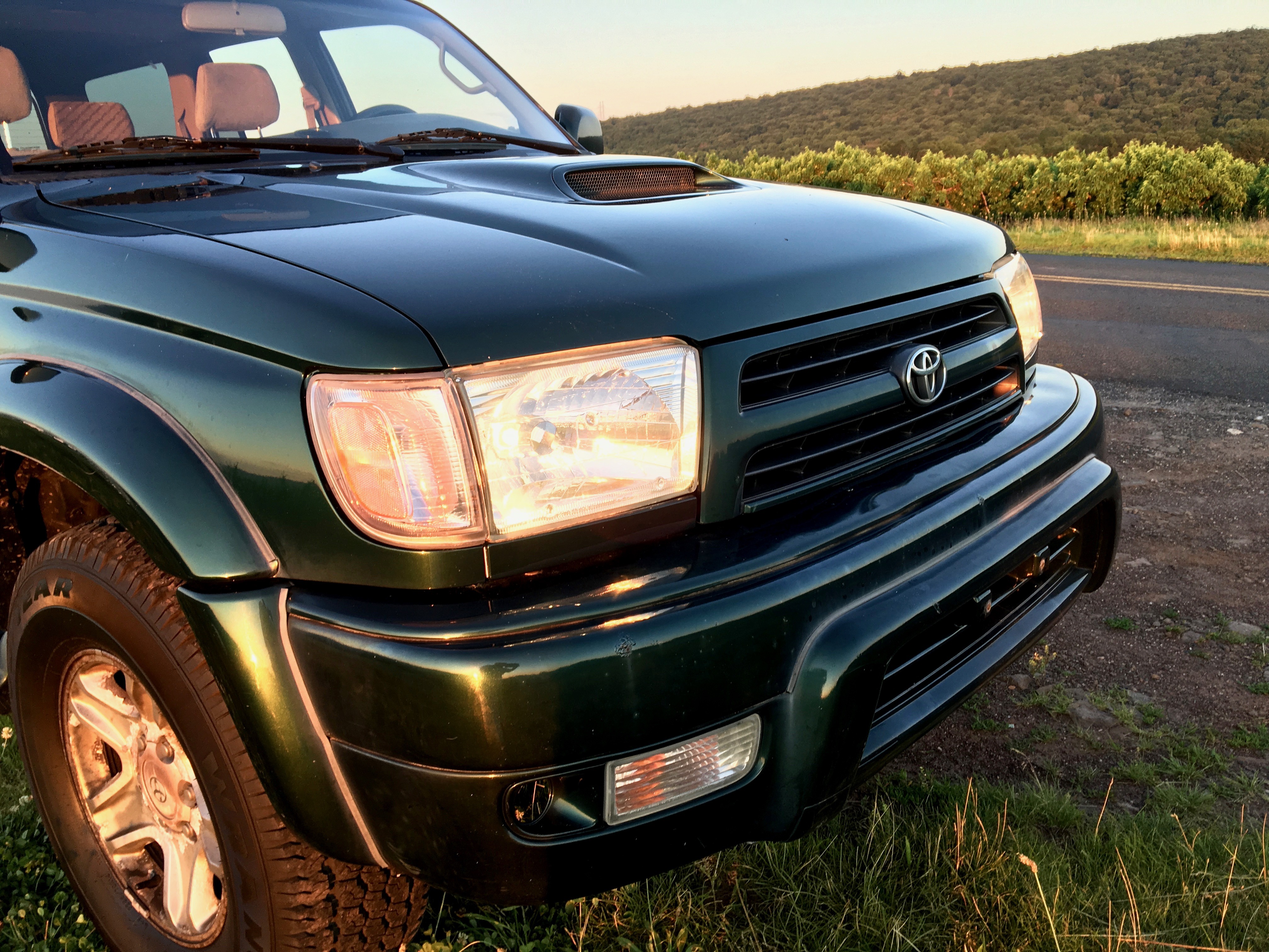 2000 Toyota 4Runner 3.4L V6 4WD 5 Speed Manual 129K - 3rd Gen - Our Pro Recon - New Clutch, Timing Belt and Waterpump, New Valve Cover Gaskets, New Spark Plugs, New Alternator, New Radiator, New Muffler and Tailpipe, New Rear Coil Springs, New Rear Shocks, New Brakes, New Tires, Frame Descaling, Applied Rust Converter Rust Mort, Sealed Frame with Fluid Film, New Bumpers - Beautiful Engine - has No Leaks — photo 20